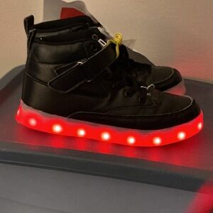 Kids Unisex Black Light-Up Top Sneakers